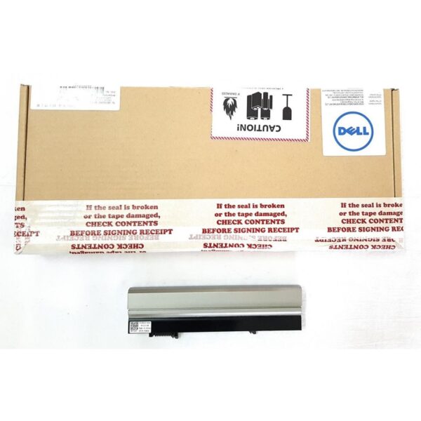 Dell 8 R135 Original 6-Cell Li-ion Laptop Battery (Replaces 312-0822)